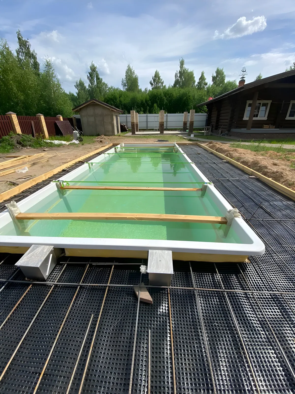 Laguna 9 — вечернее освещение в Белгороде