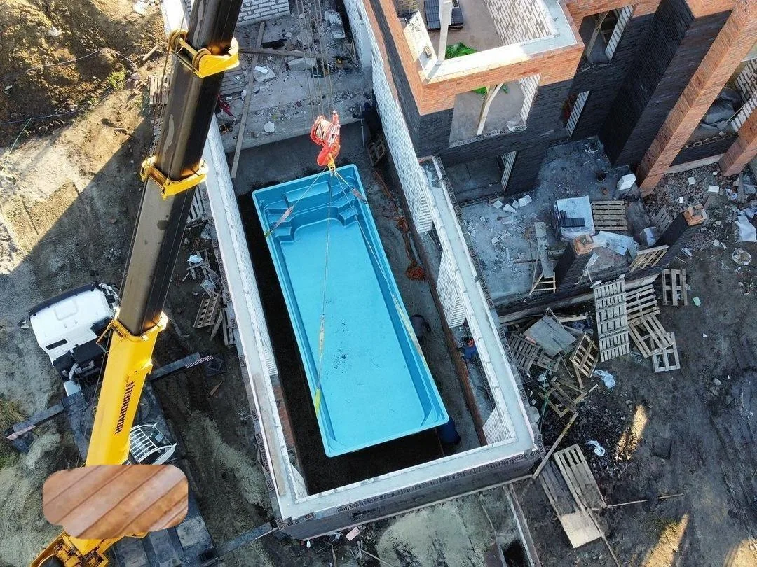 Laguna 9 — зона отдыха у бассейна в Белгороде